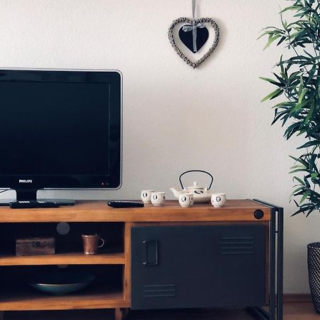 Parkplatz Und Balkon - Burberg'S Heimathafen In Висбаден Екстериор снимка