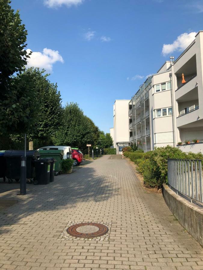 Parkplatz Und Balkon - Burberg'S Heimathafen In Висбаден Екстериор снимка